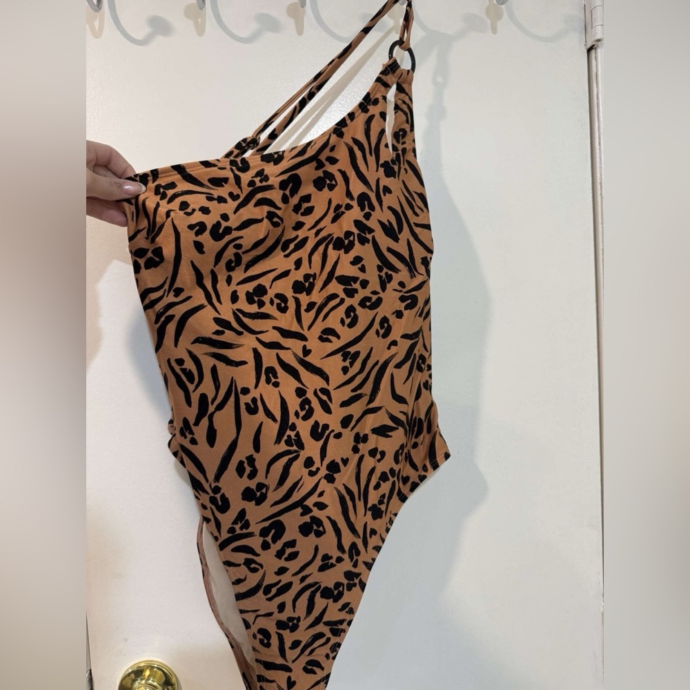 womens animal print one piece bathingsuit